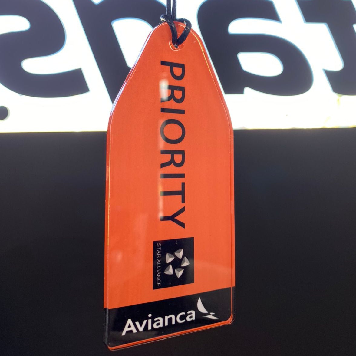 Crew tag Acrílico priority Ava
