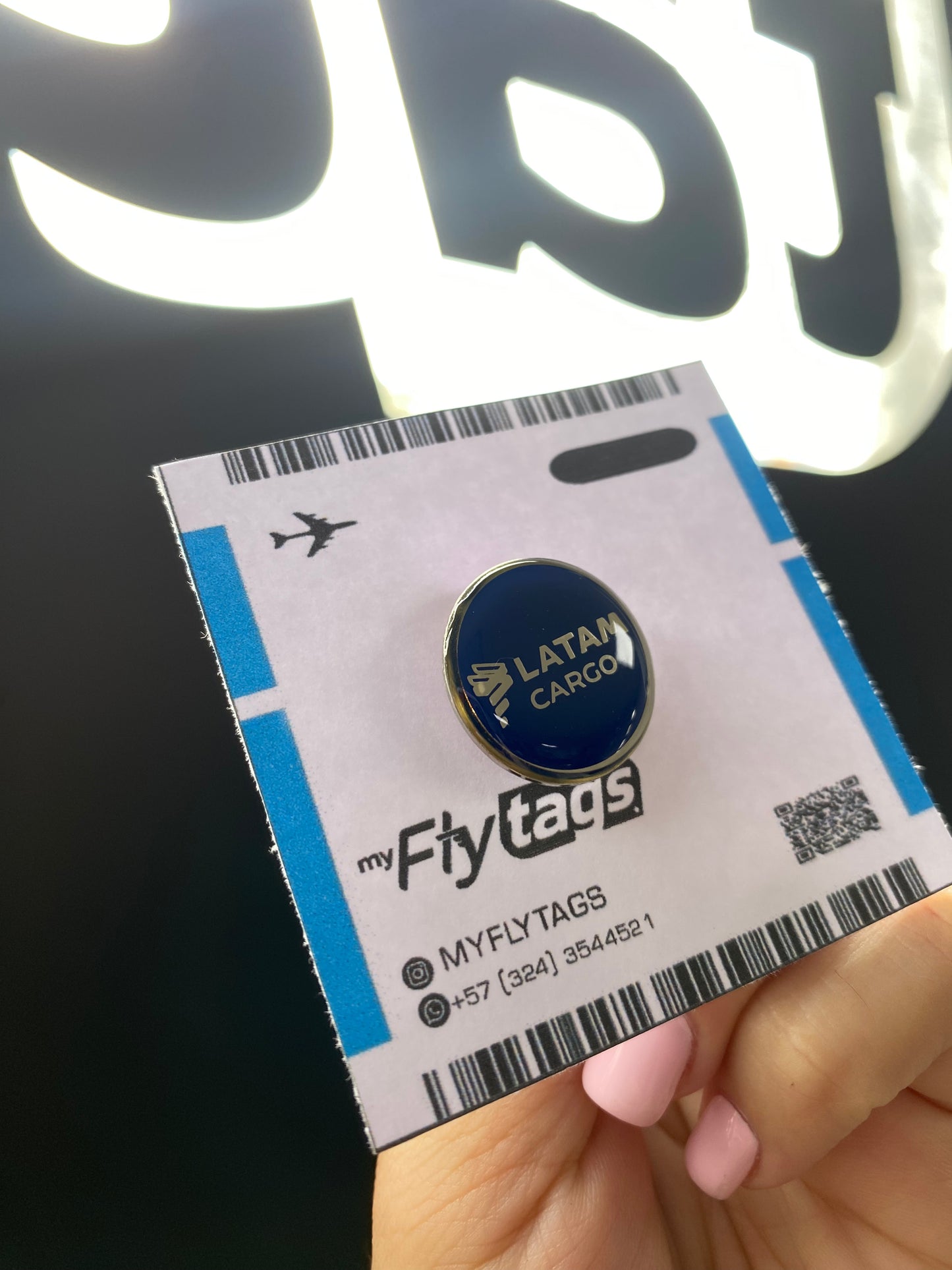 Pin circular Latam Cargo