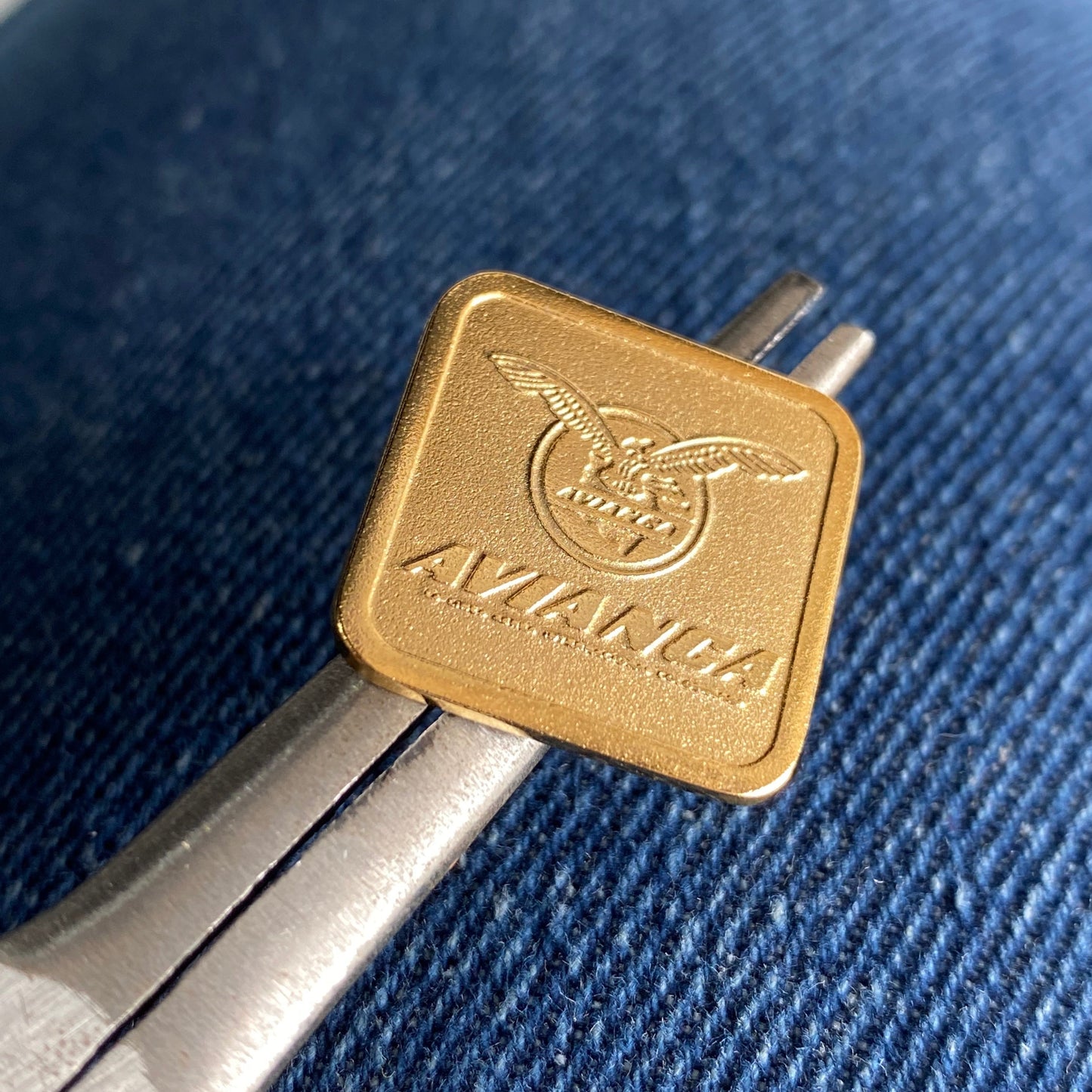 Pin avianca retro