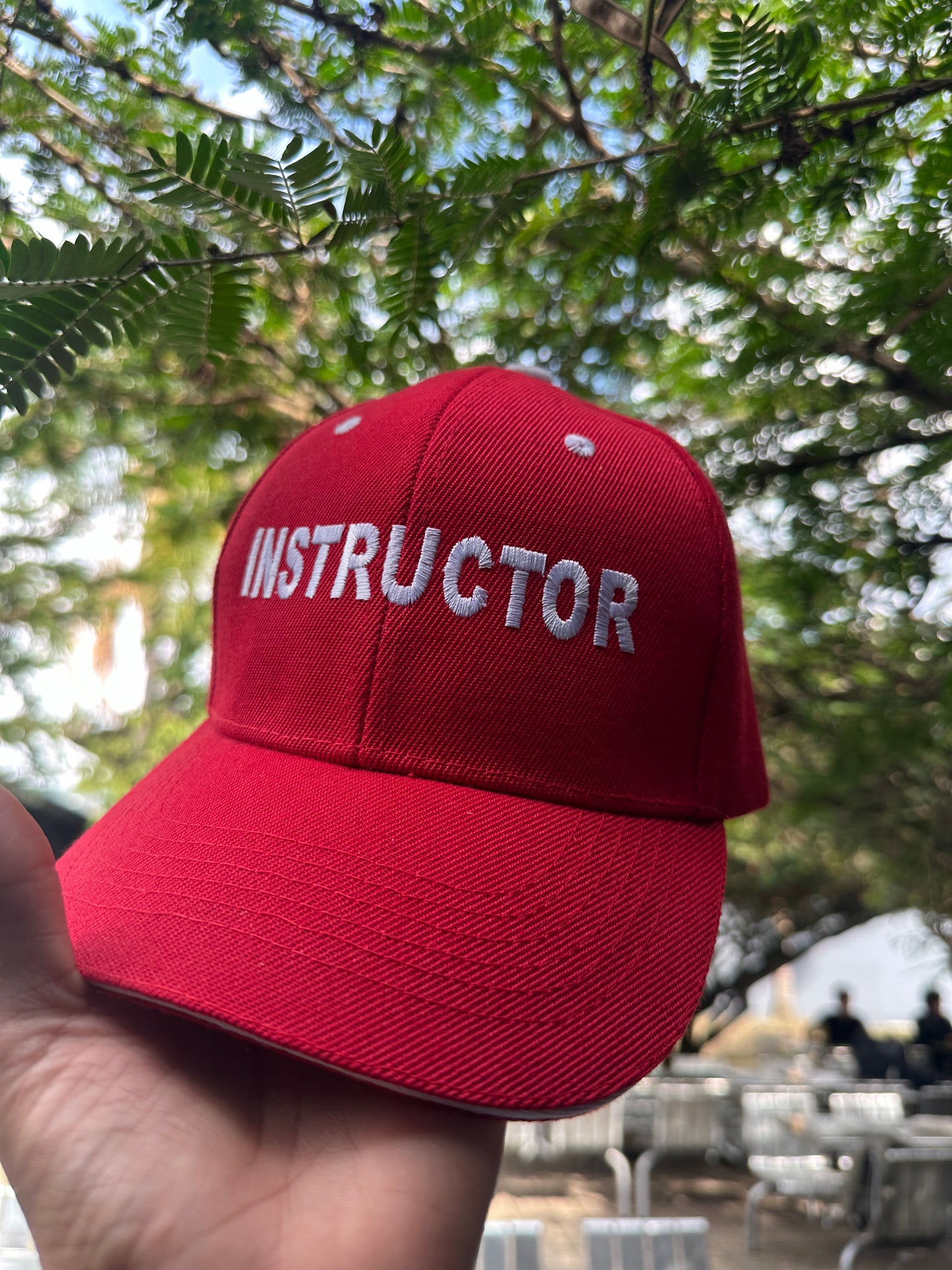 Gorra roja INSTRUCTOR