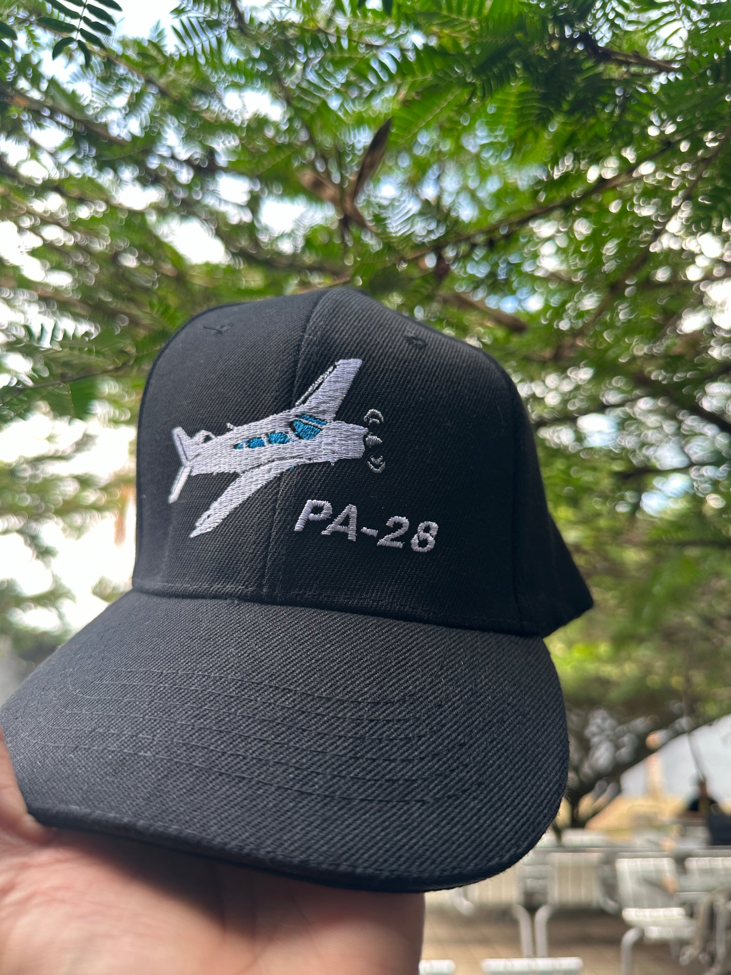 Gorra negra PA-28