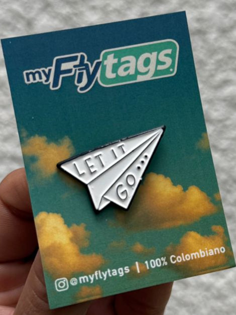 Pin avion de papel Let it go