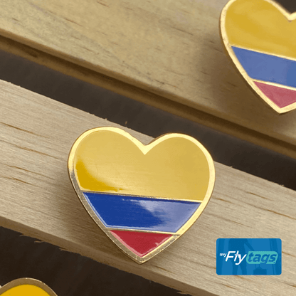 Pin bandera Colombia Corazón