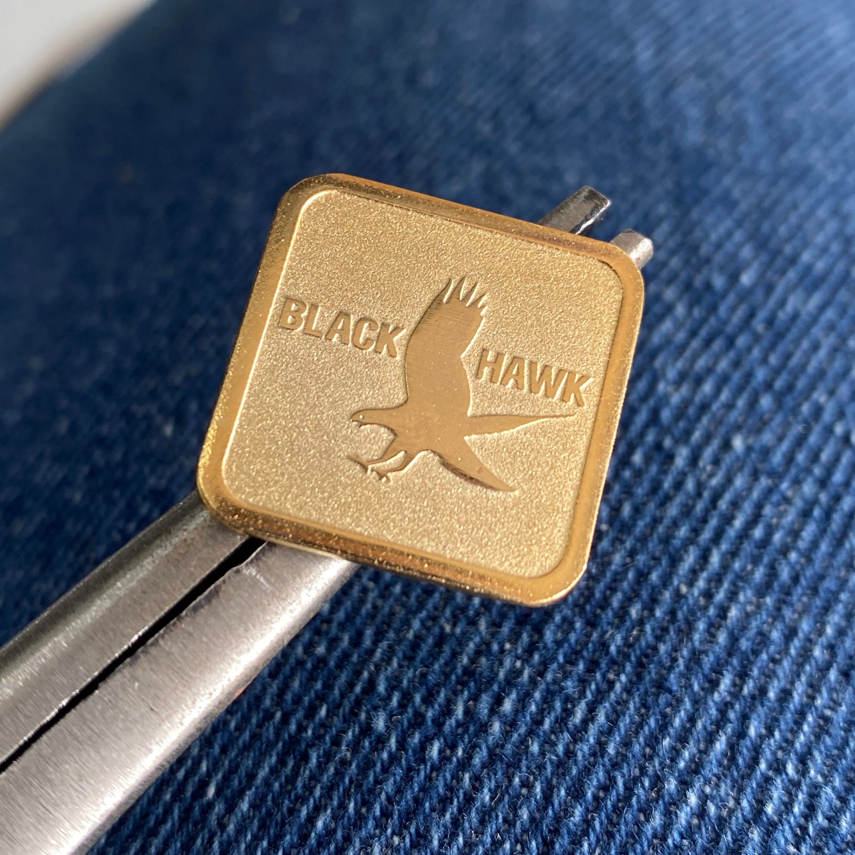 Matter Hawk Pin Pin black hawk – My fly tags